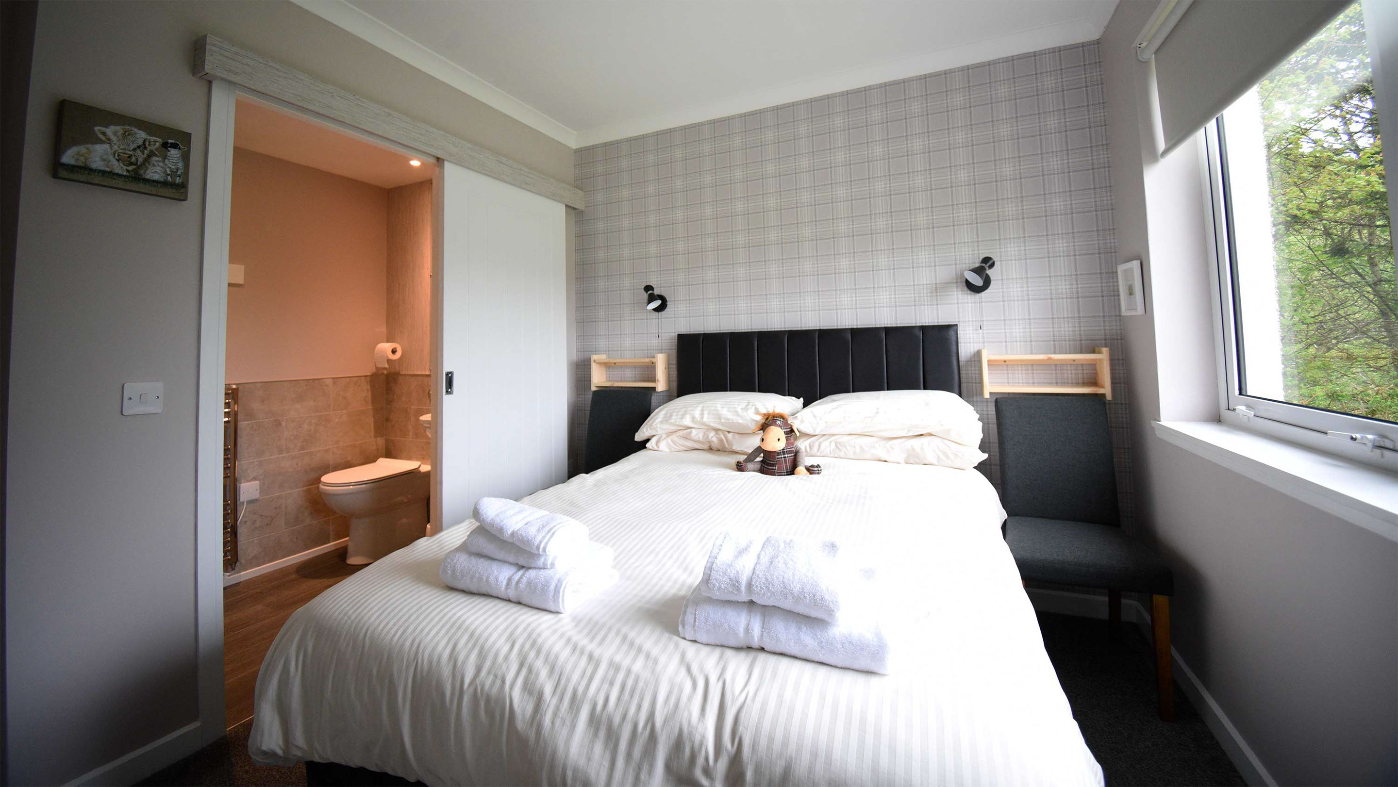 Spacious en suite double rooms at our uig bed and breakfast